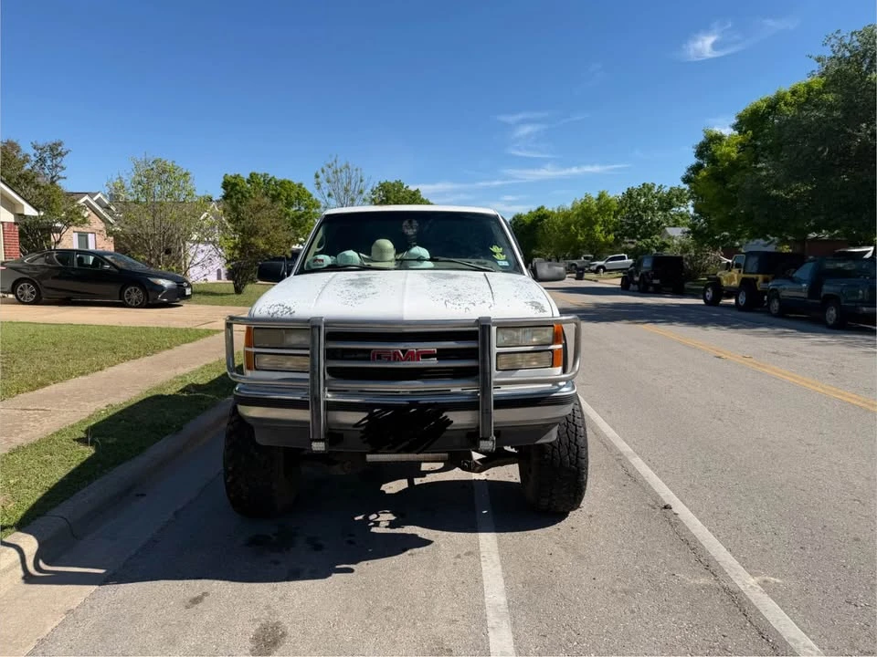 1997 GMC Sierra 1st Gen - Image 2 of 10