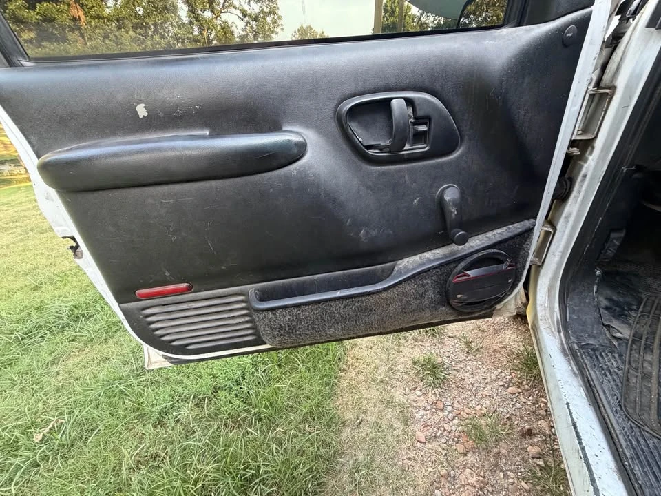 1997 GMC Sierra 1st Gen - Image 8 of 12