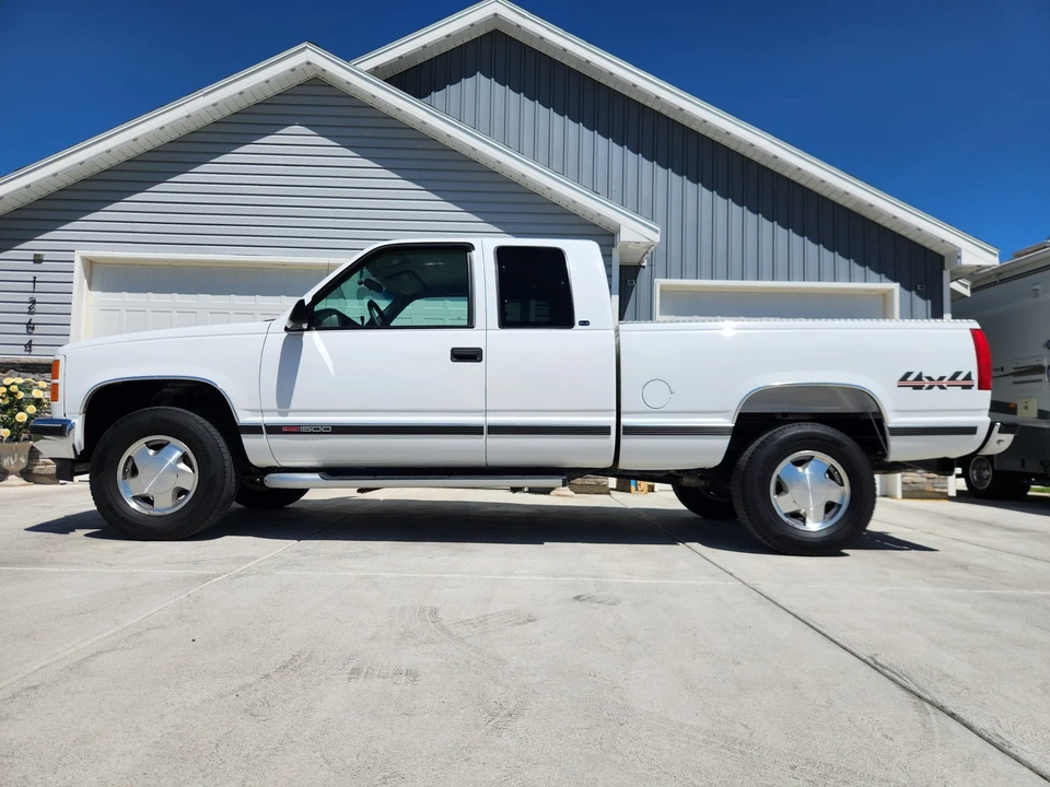 1997 GMC Sierra 1st Gen - Image 11 of 31