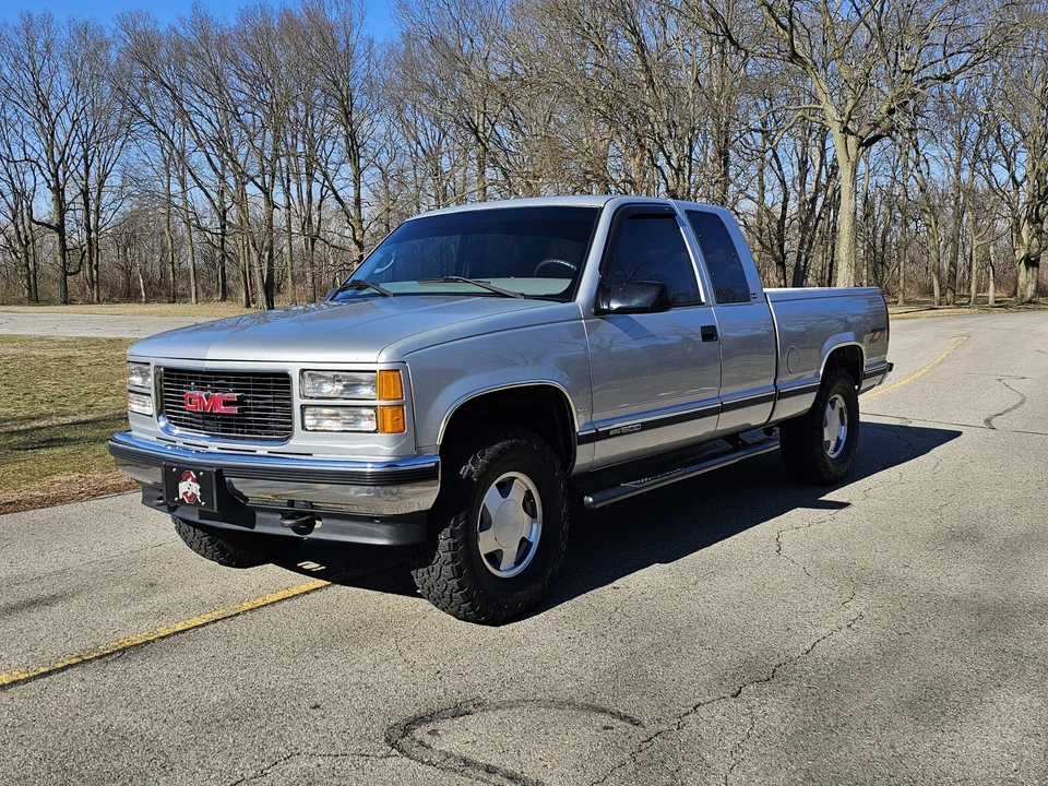 1997 GMC Sierra 1st Gen - Image 2 of 31