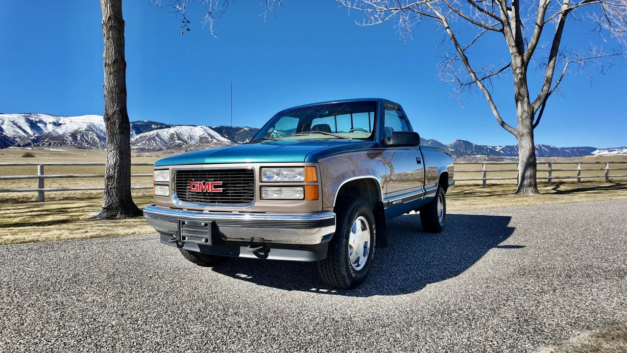1997 GMC Sierra 1st Gen - Image 2 of 31