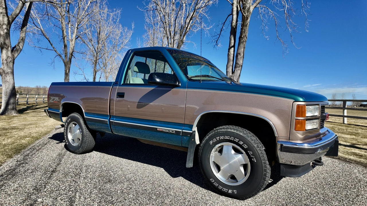 1997 GMC Sierra 1st Gen - Image 11 of 31