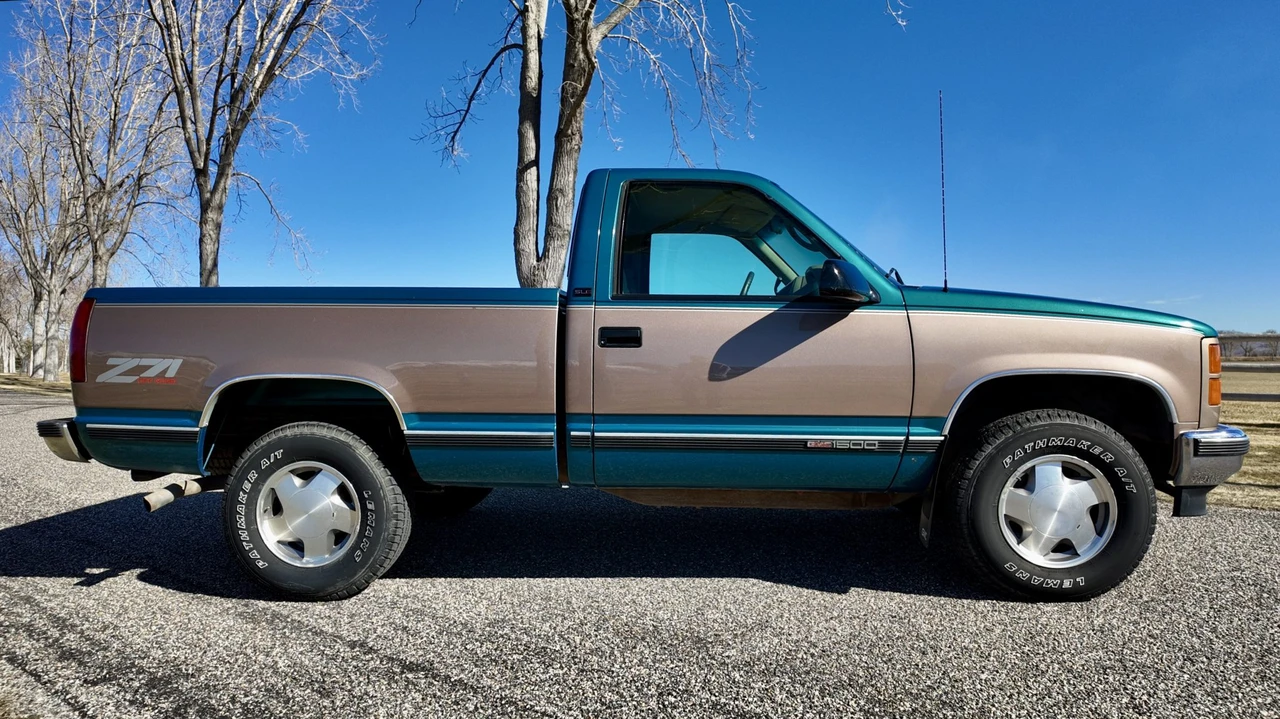 1997 GMC Sierra 1st Gen - Image 17 of 31