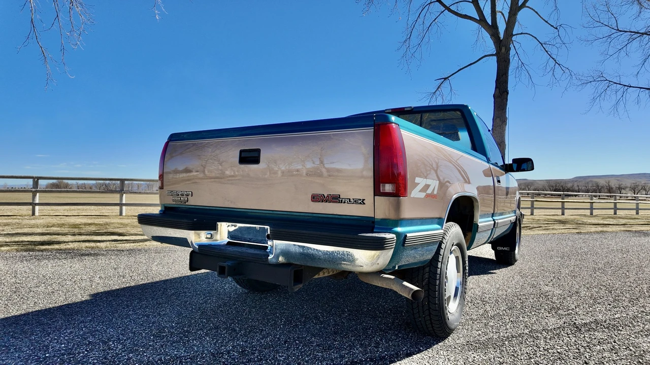 1997 GMC Sierra 1st Gen - Image 25 of 31
