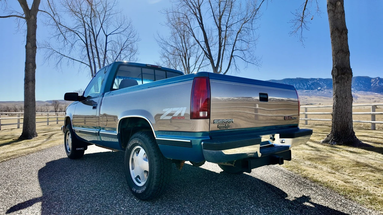 1997 GMC Sierra 1st Gen - Image 30 of 31