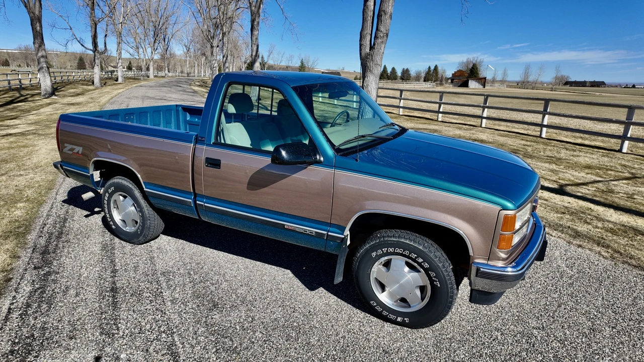 1997 GMC Sierra 1st Gen - Image 12 of 31
