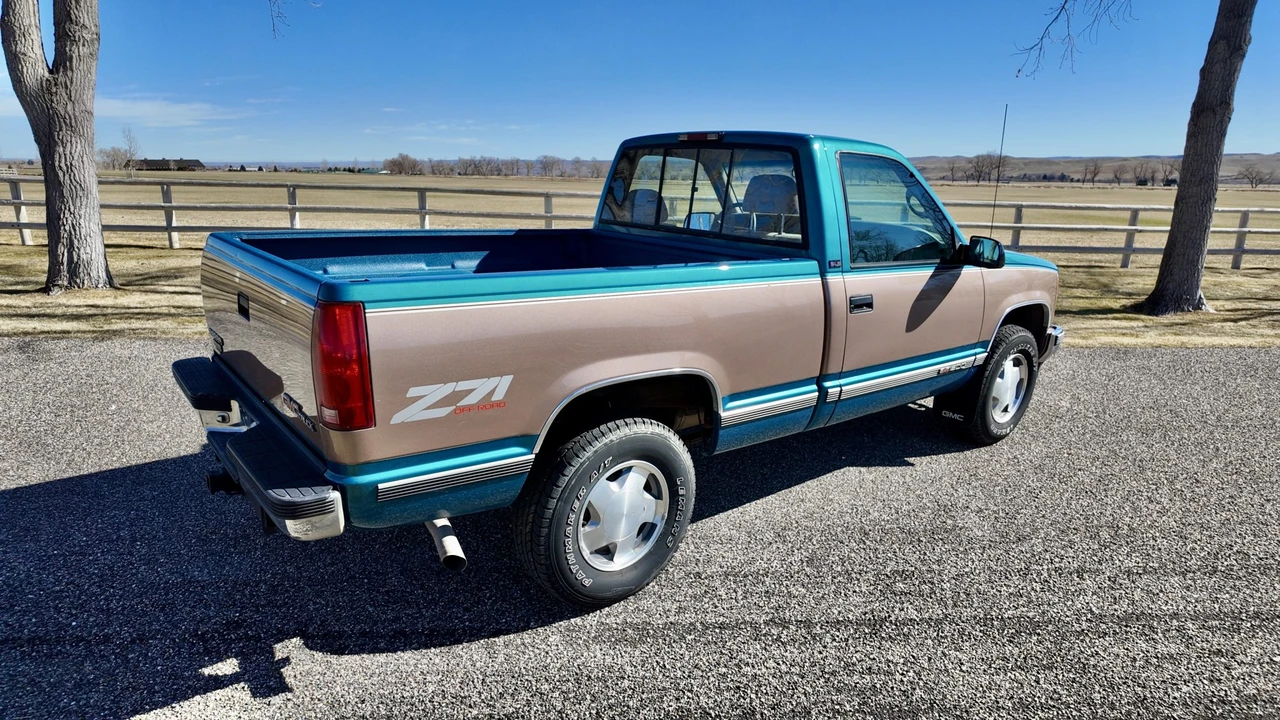 1997 GMC Sierra 1st Gen - Image 20 of 31