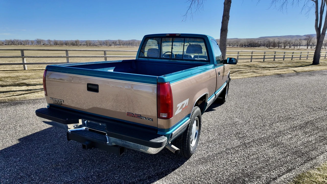 1997 GMC Sierra 1st Gen - Image 24 of 31