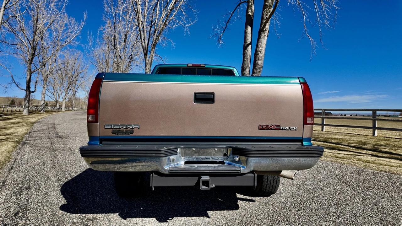 1997 GMC Sierra 1st Gen - Image 28 of 31
