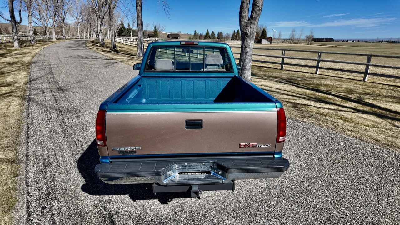 1997 GMC Sierra 1st Gen - Image 26 of 31