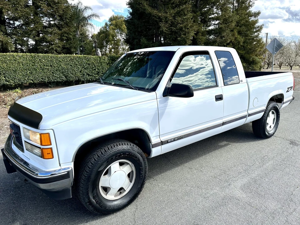 1997 GMC Sierra 1st Gen - Image 19 of 31