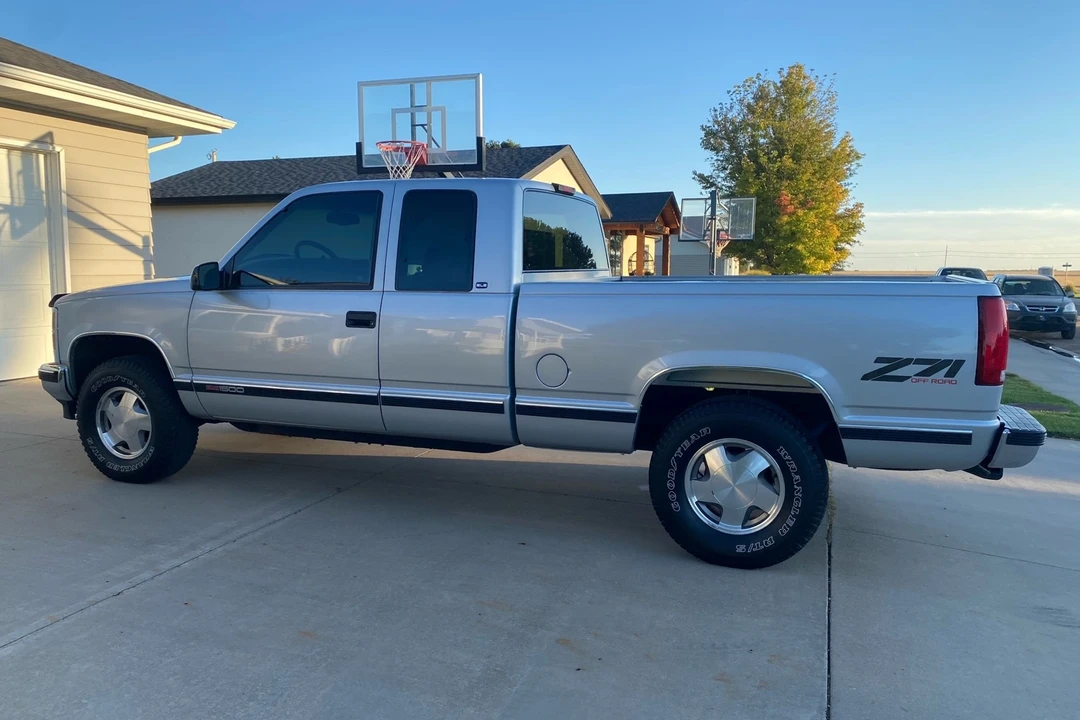 1997 GMC Sierra 1st Gen - Image 10 of 31