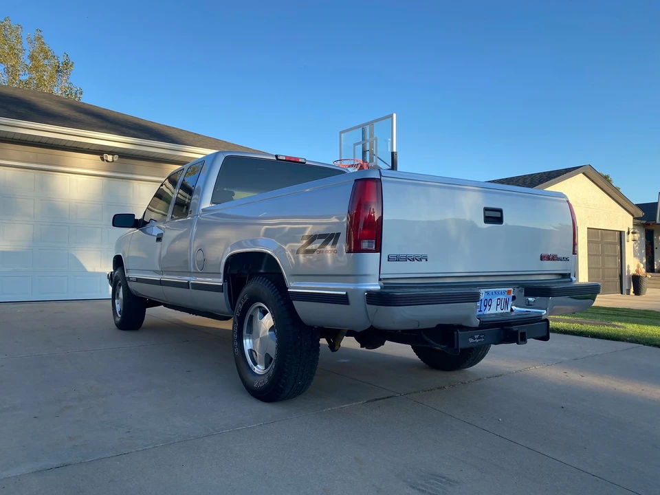 1997 GMC Sierra 1st Gen - Image 9 of 31