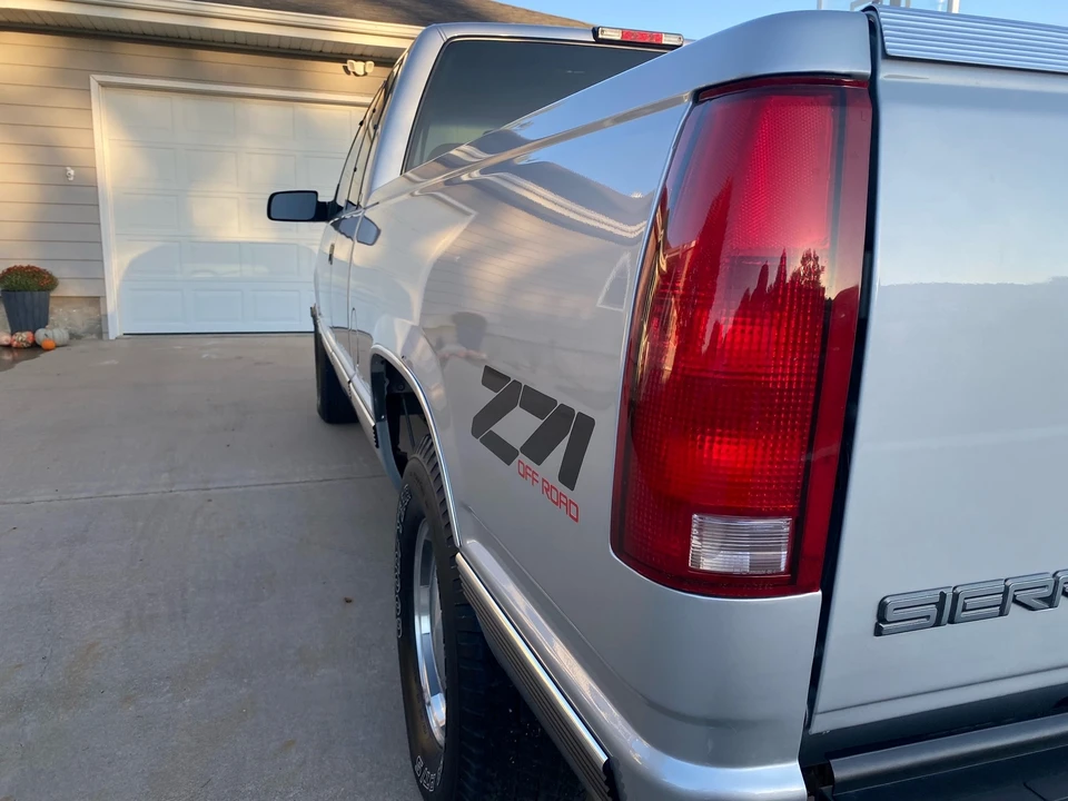 1997 GMC Sierra 1st Gen - Image 23 of 31