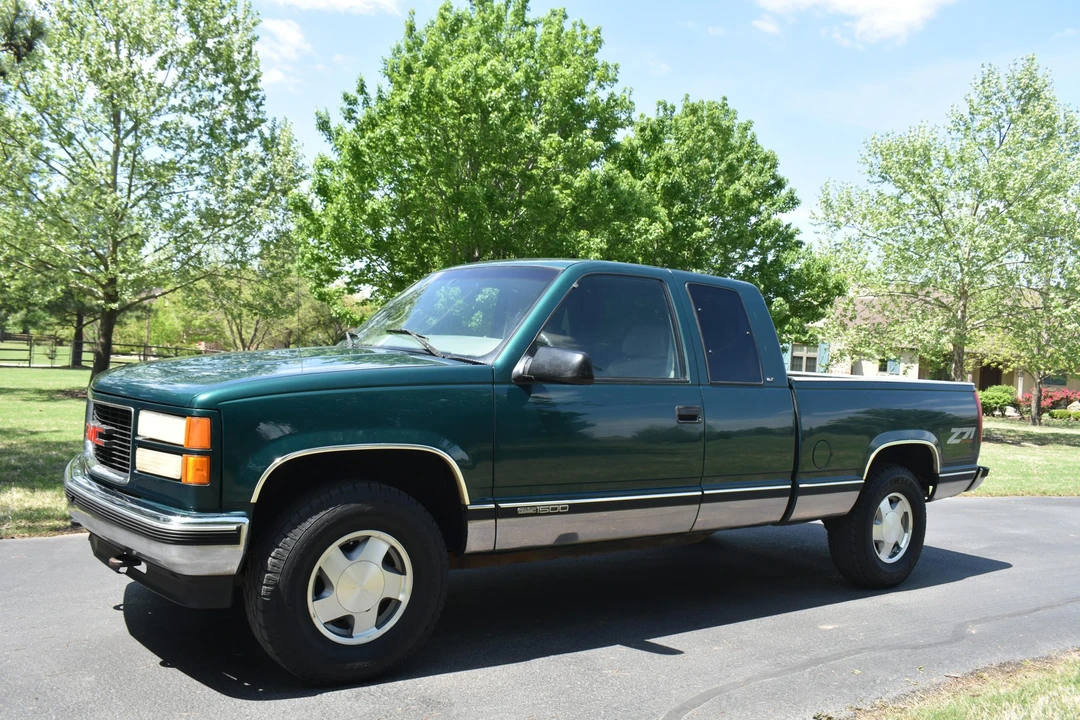 1997 GMC Sierra 1st Gen - Image 2 of 31