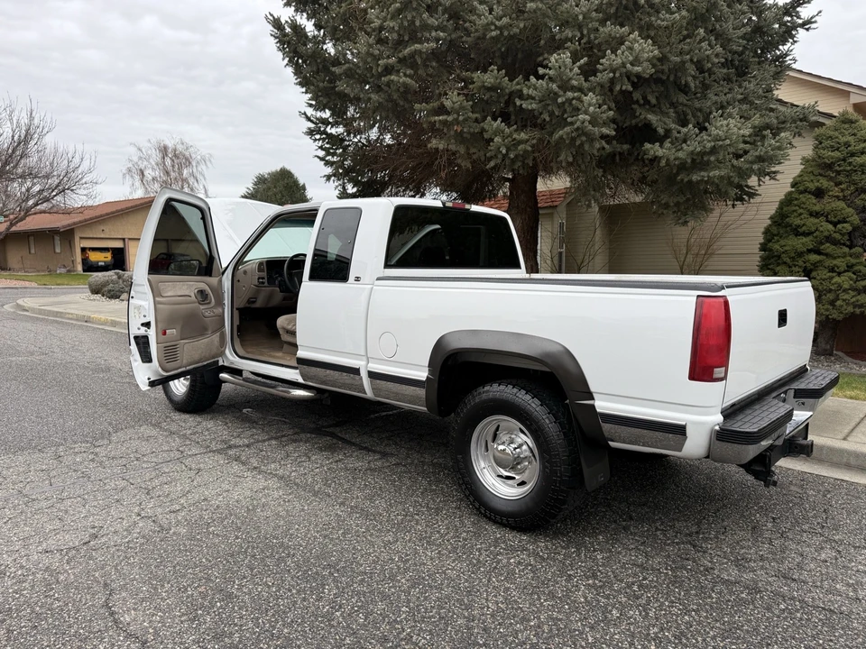 1997 GMC Sierra 2nd Gen - Image 11 of 21