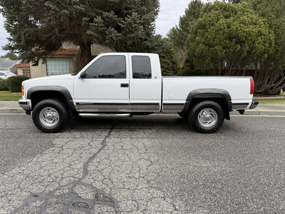 1997 GMC Sierra 2nd Gen - Image 2 of 21