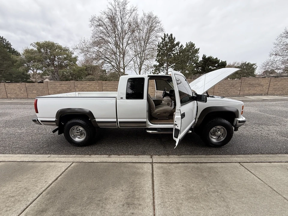 1997 GMC Sierra 2nd Gen - Image 13 of 21