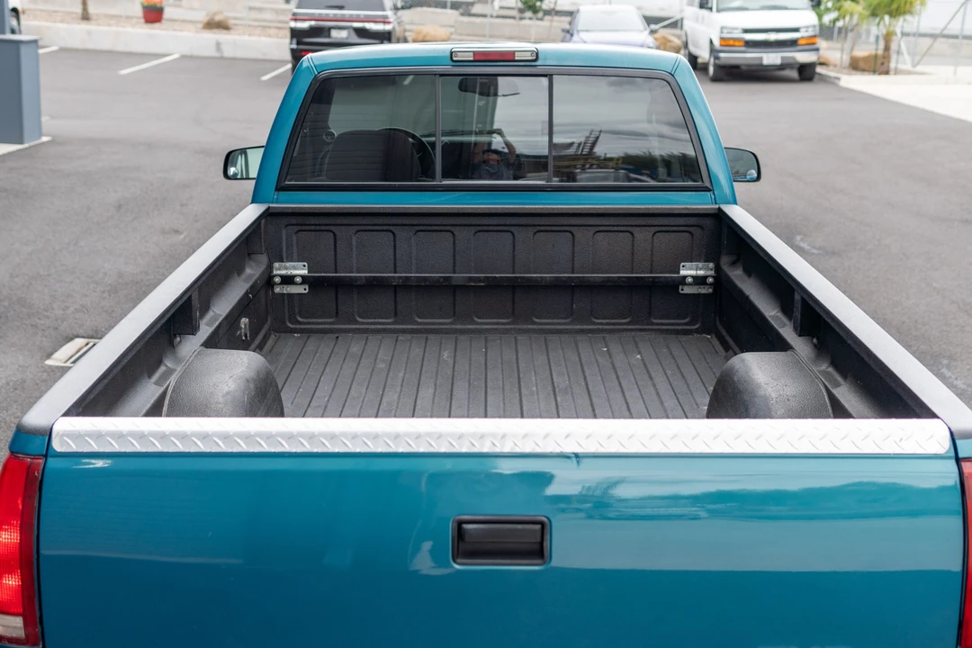 1997 GMC Sierra 1st Gen - Image 25 of 31