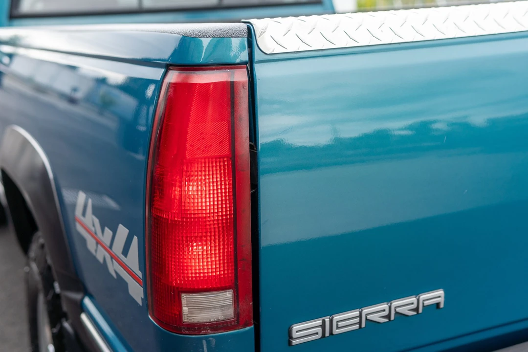 1997 GMC Sierra 1st Gen - Image 28 of 31