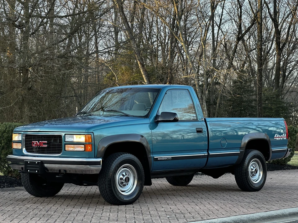 1997 GMC Sierra 1st Gen - Image 2 of 31