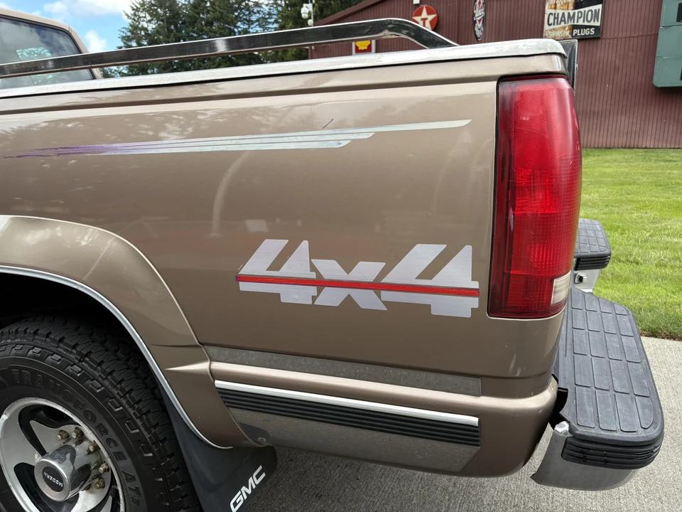 1997 GMC Sierra 1st Gen - Image 23 of 31