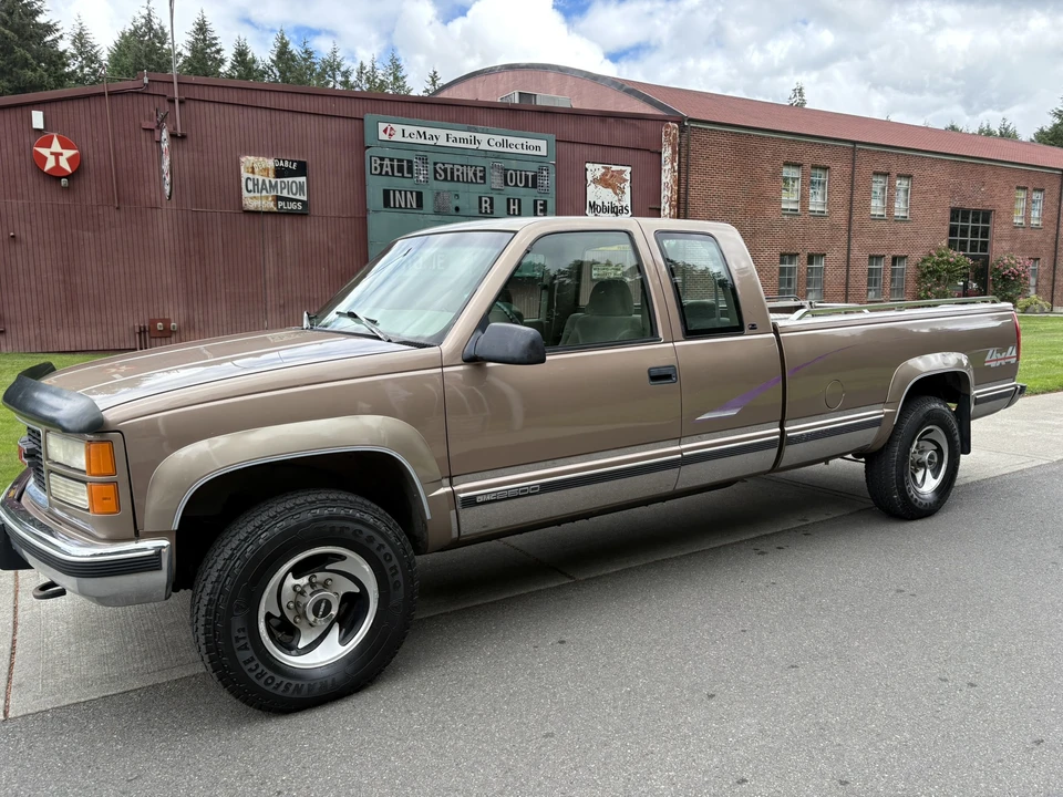 1997 GMC Sierra 1st Gen - Image 2 of 31