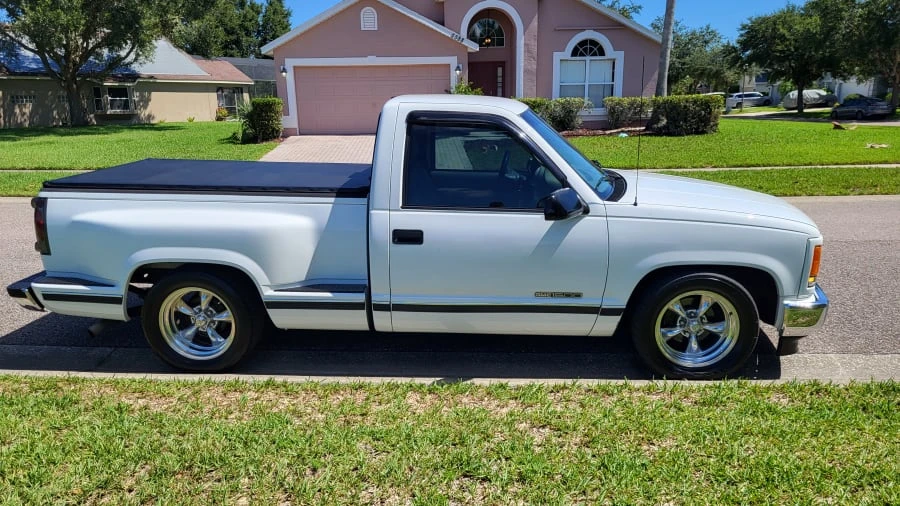 1997 GMC Sierra 1st Gen - Image 2 of 4