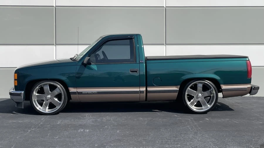 1997 GMC Sierra 1st Gen - Image 2 of 17