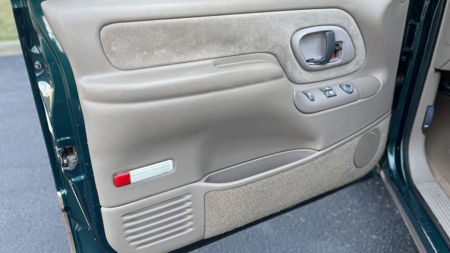 1997 GMC Sierra 1st Gen - Image 4 of 17