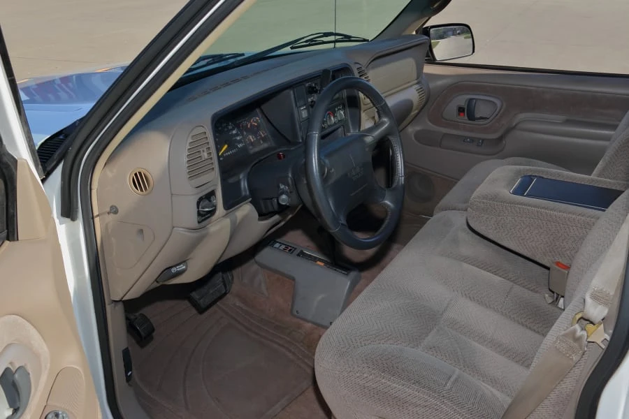 1997 GMC Sierra 1st Gen - Image 17 of 30