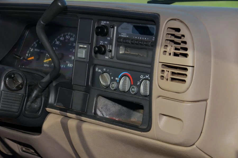 1997 GMC Sierra 1st Gen - Image 22 of 30