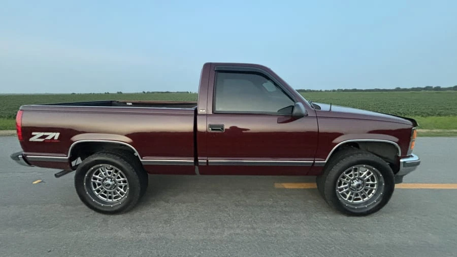 1997 GMC Sierra 1st Gen - Image 2 of 13