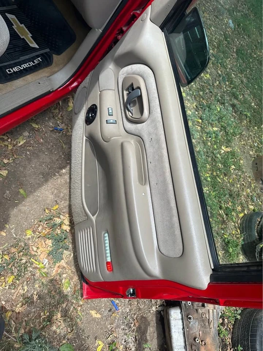 1997 GMC Sierra 1st Gen - Image 8 of 8