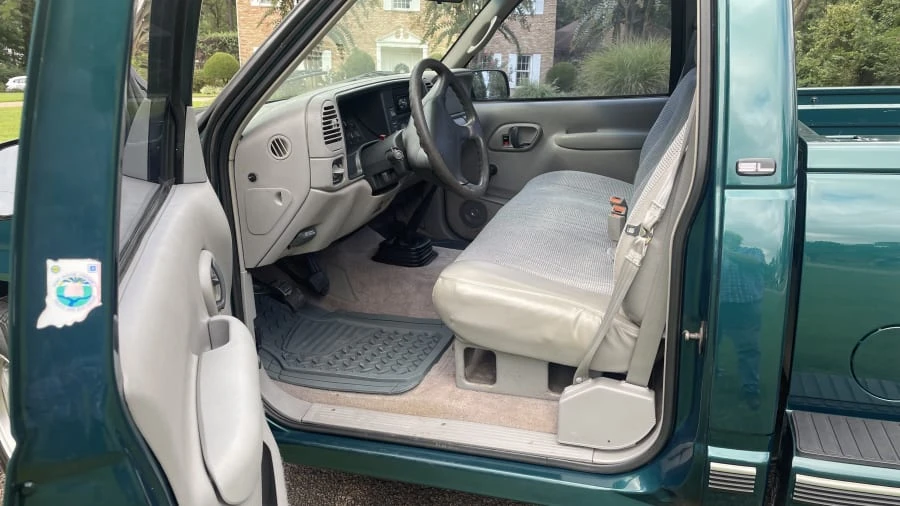 1997 GMC Sierra 1st Gen - Image 3 of 4