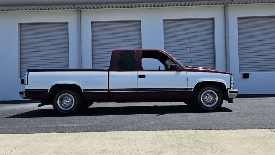 1997 GMC Sierra 1st Gen - Image 2 of 11