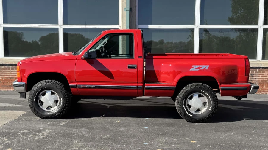 1997 GMC Sierra 1st Gen - Image 2 of 8