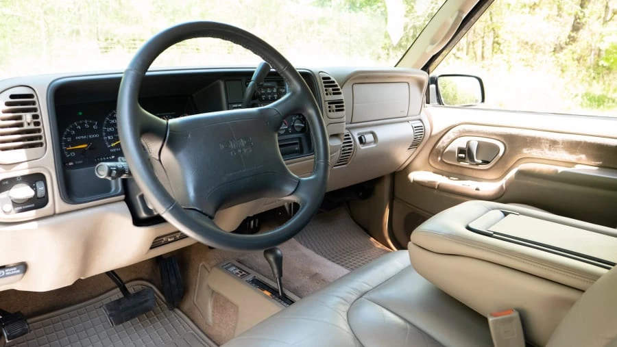 1997 GMC Sierra 1st Gen - Image 28 of 31