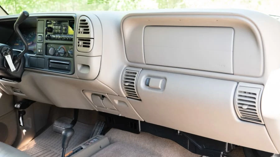 1997 GMC Sierra 1st Gen - Image 25 of 31