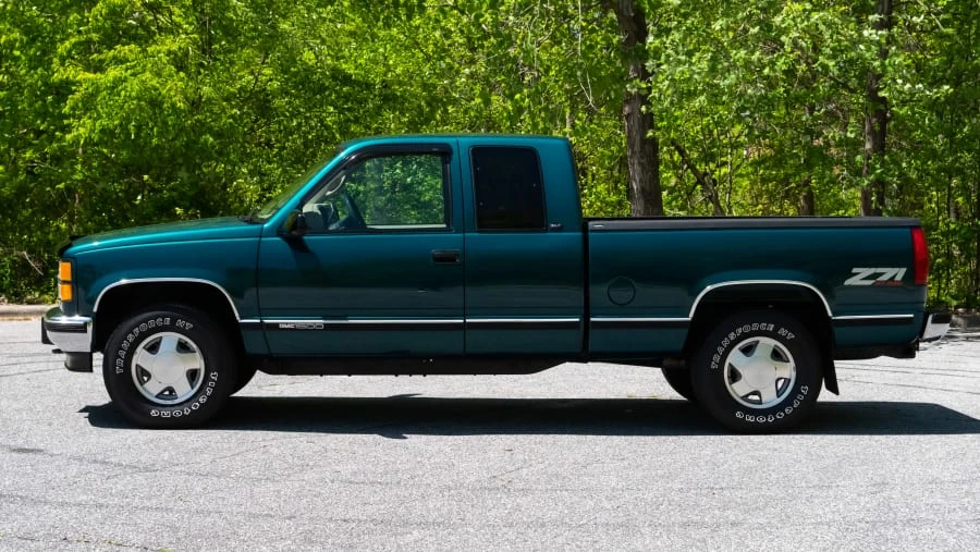 1997 GMC Sierra 1st Gen - Image 2 of 31