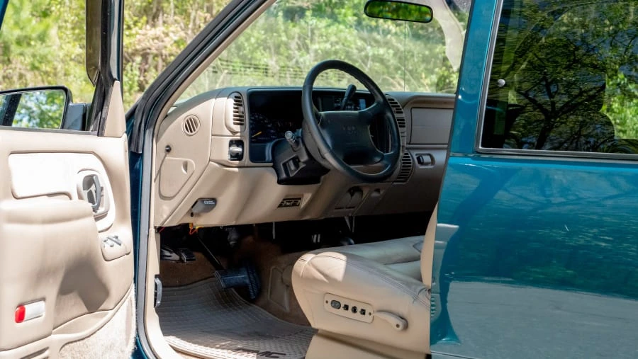 1997 GMC Sierra 1st Gen - Image 19 of 31