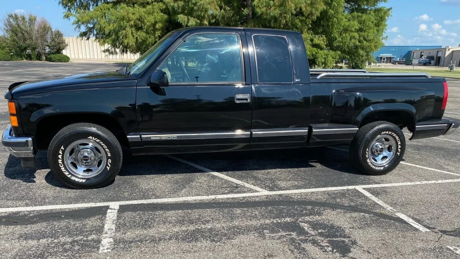1997 GMC Sierra 1st Gen - Image 10 of 11