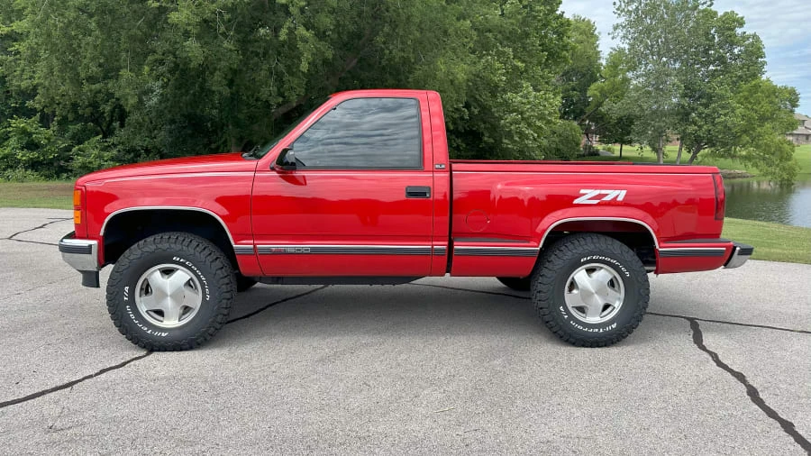 1997 GMC Sierra 1st Gen - Image 2 of 24