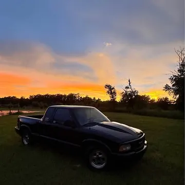 1997 GMC Sonoma Club Cab Pickup