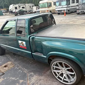 1997 GMC Sonoma Extended Cab SLS Pickup 3D 6 ft