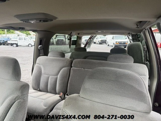 1997 GMC Suburban 8th Gen - Image 13 of 20