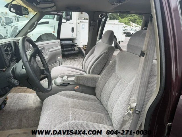 1997 GMC Suburban 8th Gen - Image 11 of 20
