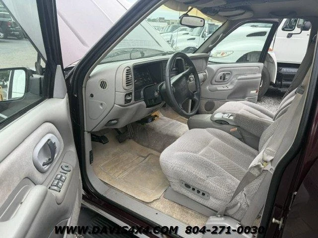 1997 GMC Suburban 8th Gen - Image 10 of 20