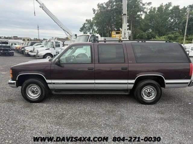 1997 GMC Suburban 8th Gen - Image 2 of 20
