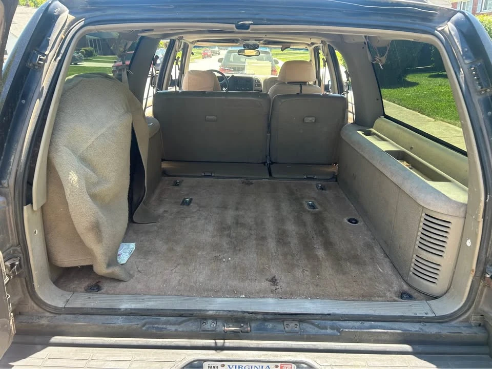 1997 GMC Suburban 8th Gen - Image 7 of 14